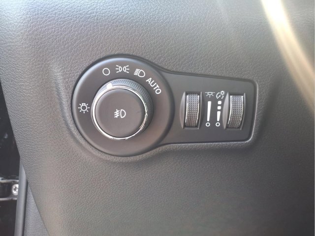 New 2026 Jeep Compass Latitude AWD/4WD image 23