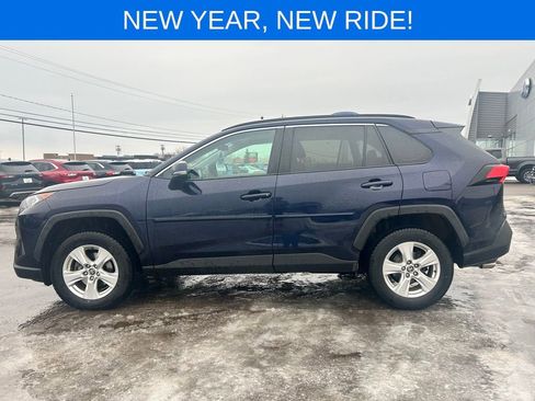 Used 2021 Toyota RAV4 XLE image 3