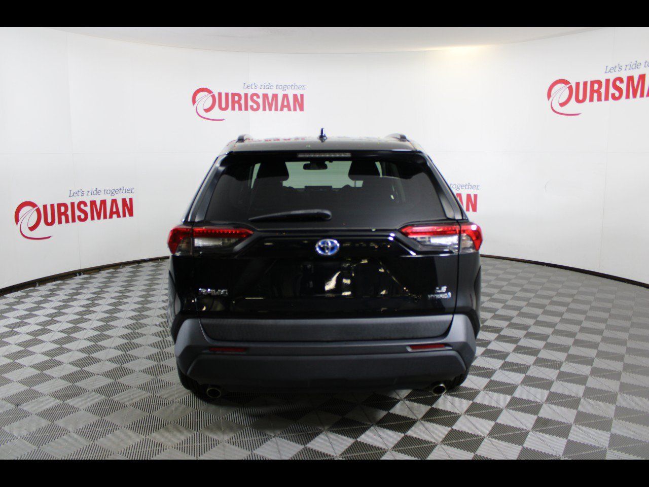 Used 2020 Toyota RAV4 LE w/ Carpet Mat Package AWD/4WD image 7
