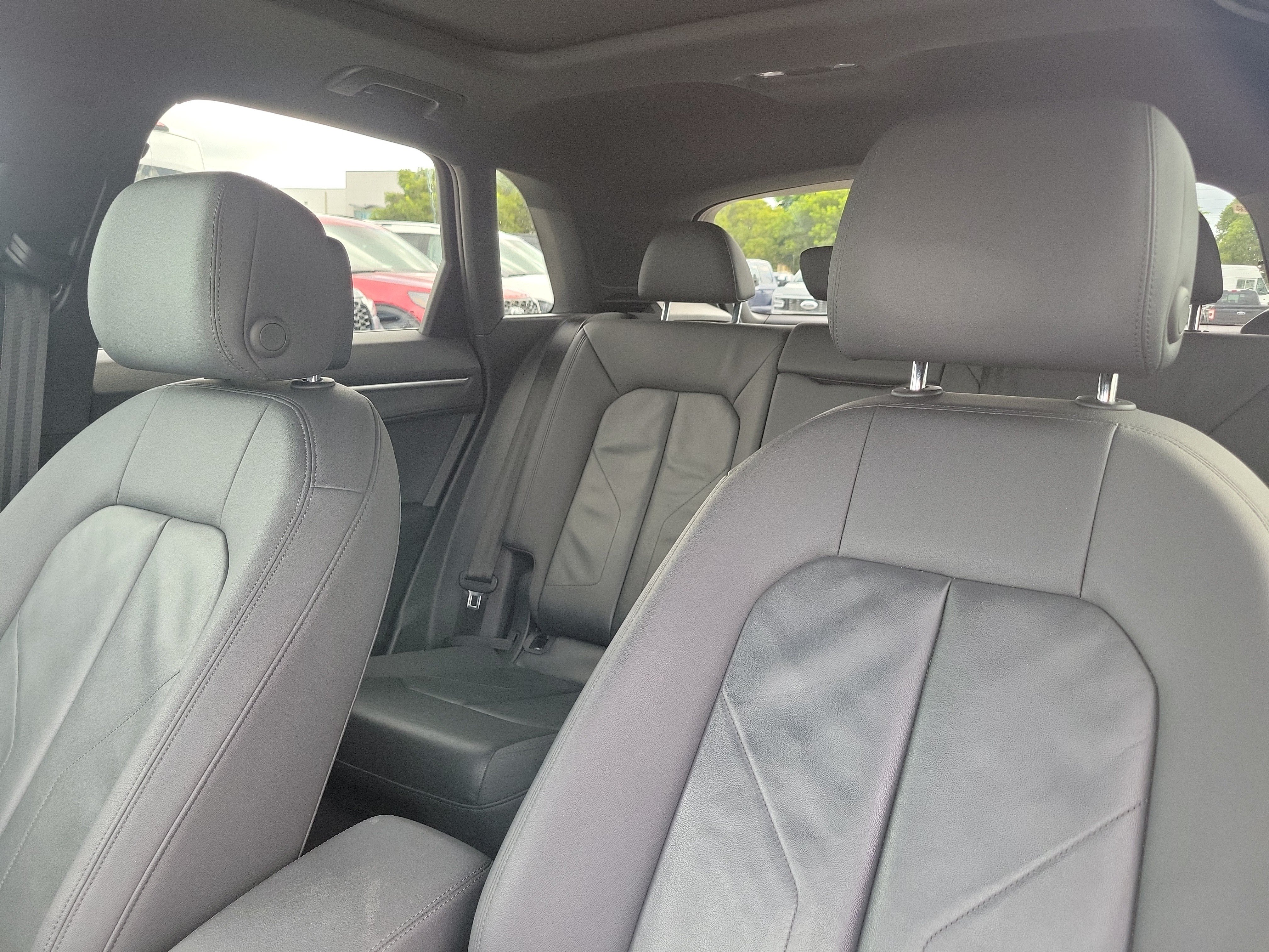 Used 2019 Audi Q3 2.0T Premium w/ Convenience Package AWD/4WD image 13
