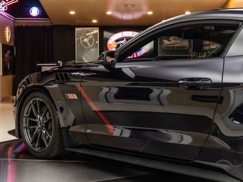 Used 2021 Ford Mustang GT Premium w/ GT Performance Package RWD image 35
