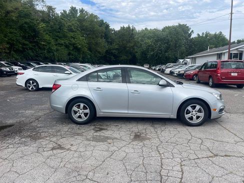 Used 2016 Chevrolet Cruze LT FWD image 4