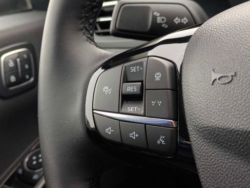 Used 2025 Ford Escape Platinum image 24