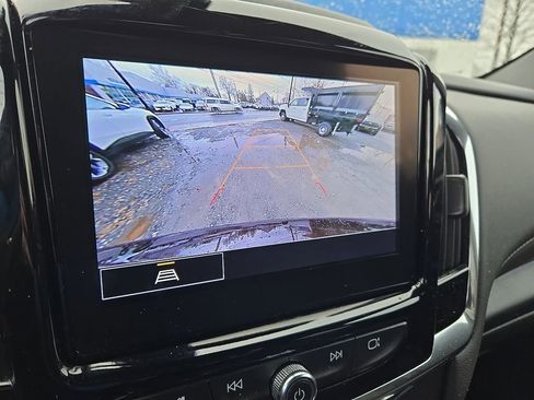 Used 2023 Chevrolet Traverse LT image 23