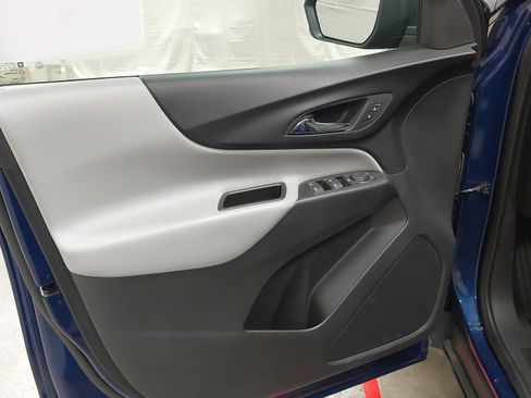 Used 2023 Chevrolet Equinox LS w/ LS Convenience Package image 24