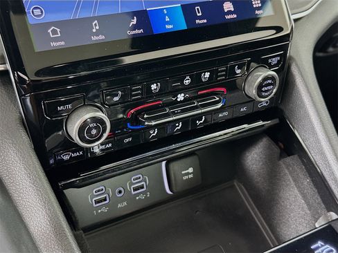 Used 2022 Jeep Grand Cherokee Overland w/ Luxury Tech Group IV image 16