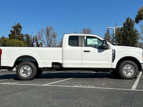 New 2026 Ford F250 XL w/ XL Chrome Package image 4