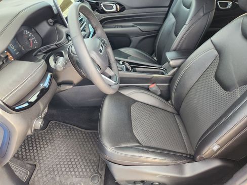 Used 2024 Jeep Compass Latitude w/ Convenience Group image 16