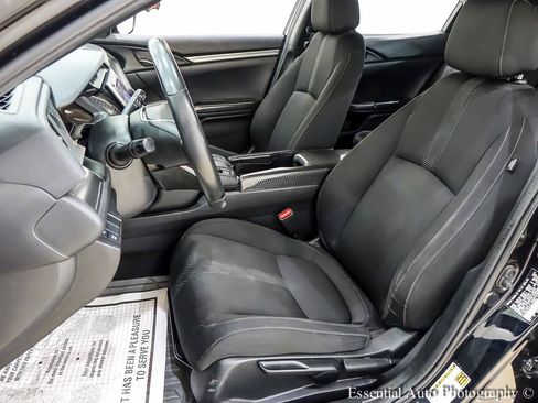 Used 2018 Honda Civic Sport image 13