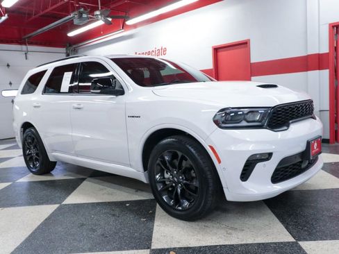 Used 2023 Dodge Durango R/T RWD image 2