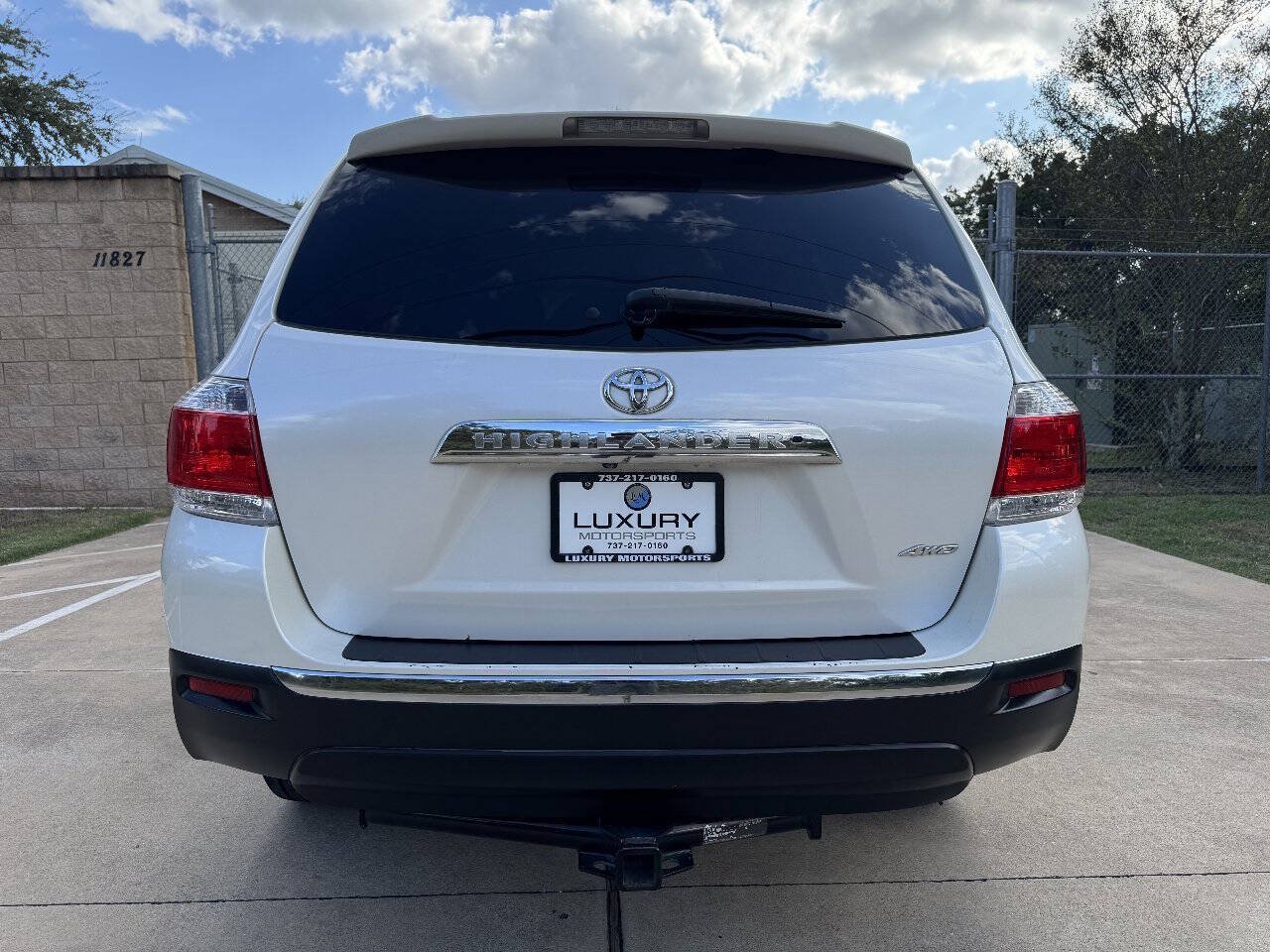 Used 2013 Toyota Highlander Limited AWD/4WD image 12
