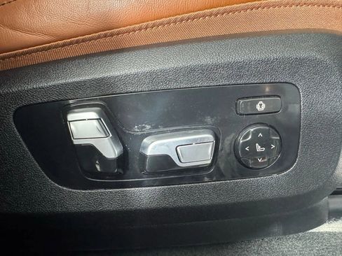 Used 2022 BMW X6 M50i w/ Executive Package image 39