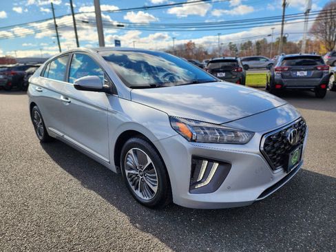 Used 2022 Hyundai Ioniq Limited image 24