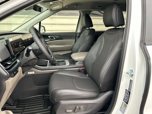 New 2026 Kia Carnival LXS image 10