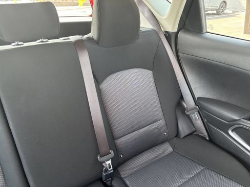 Used 2025 Kia Soul LX w/ LX Technology Package FWD image 32