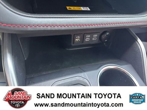 Used 2023 Toyota Highlander XSE FWD image 21