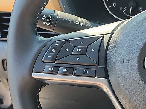 Used 2025 Nissan Sentra SV w/ SV Premium Package FWD image 21