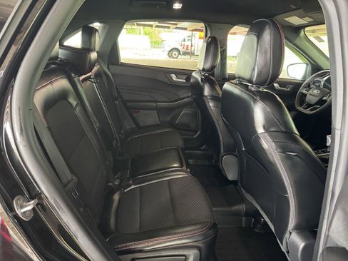 Used 2025 Ford Escape ST-Line w/ Tech Pack #1 FWD image 34
