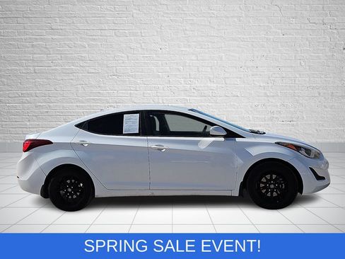 Used 2016 Hyundai Elantra SE image 5