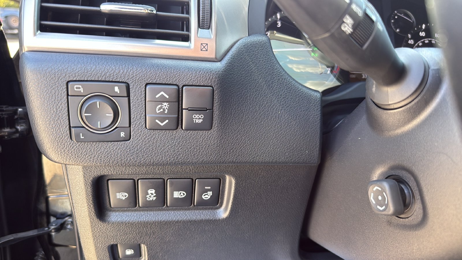 Used 2023 Lexus GX 460 Premium w/ Premium Package AWD/4WD image 17