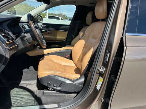 Used 2016 Volvo XC90 T6 Momentum w/ Momentum Plus Package AWD/4WD image 11