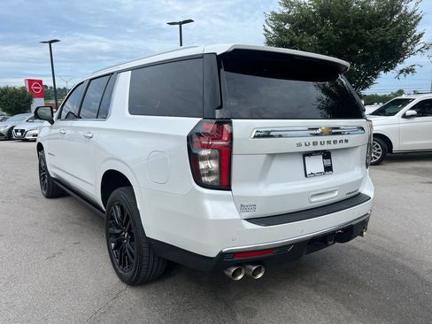 Used 2024 Chevrolet Suburban Premier AWD/4WD image 3