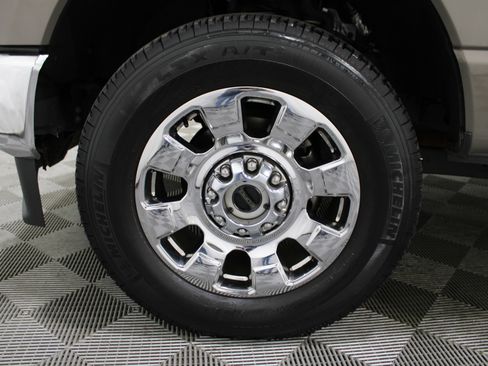 Used 2023 Ford F250 Lariat w/ Chrome Package image 41