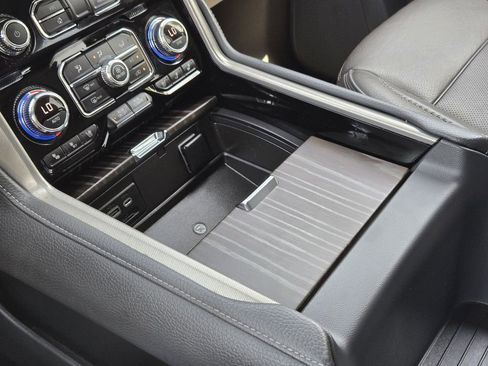 Used 2021 GMC Yukon XL Denali w/ Denali Ultimate Package RWD image 9