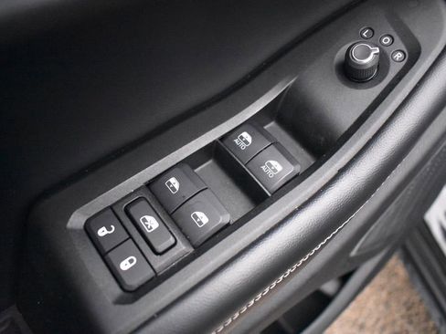 Used 2021 Jeep Grand Cherokee L Laredo image 23