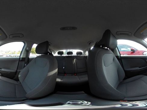 Used 2025 Kia K4 FWD image 41