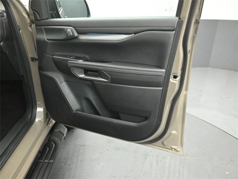 Used 2025 Ford Ranger Lariat w/ Black Appearance Package image 33