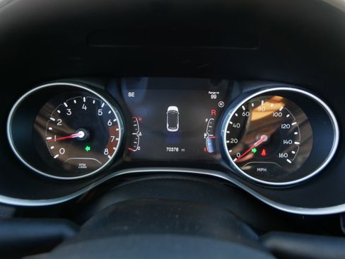 Certified 2021 Jeep Compass Limited image 32