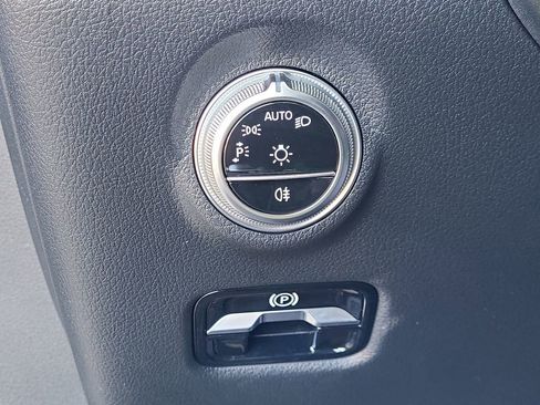 Used 2022 Mercedes-Benz C 300 Sedan image 21