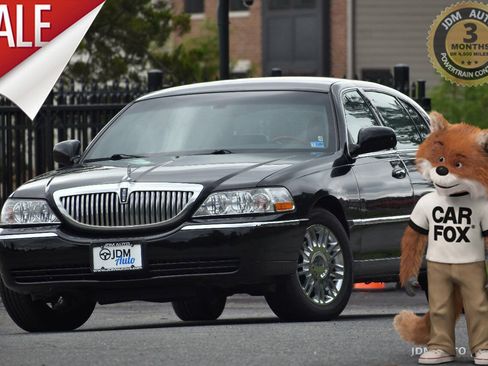 Used 2008 Lincoln Town Car Signature L RWD image 1