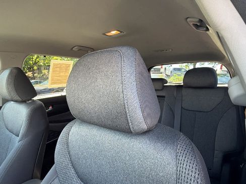 Used 2020 Hyundai Santa Fe SEL w/ Convenience Package FWD image 11