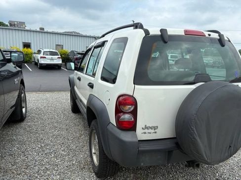 Used 2006 Jeep Liberty Sport AWD/4WD image 7