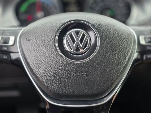 Used 2016 Volkswagen e-Golf SEL Premium FWD image 25