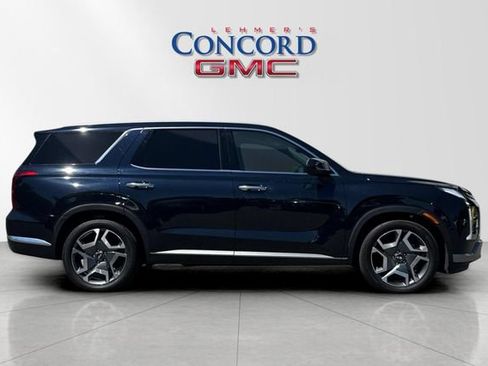 Used 2024 Hyundai Palisade Limited FWD image 3
