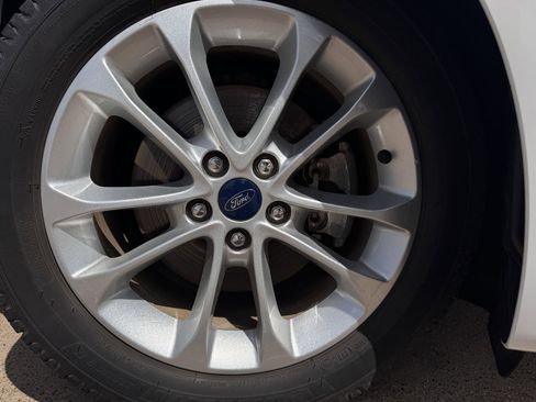 Used 2019 Ford Fusion SE image 10