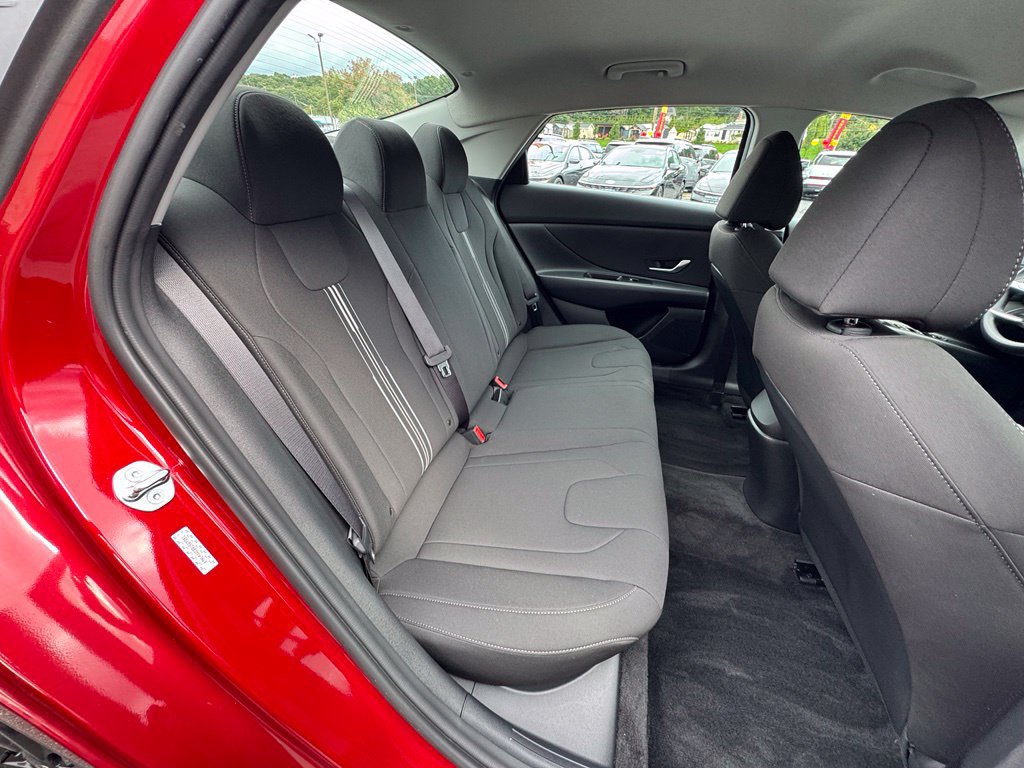 Used 2023 Hyundai Elantra SEL FWD image 21