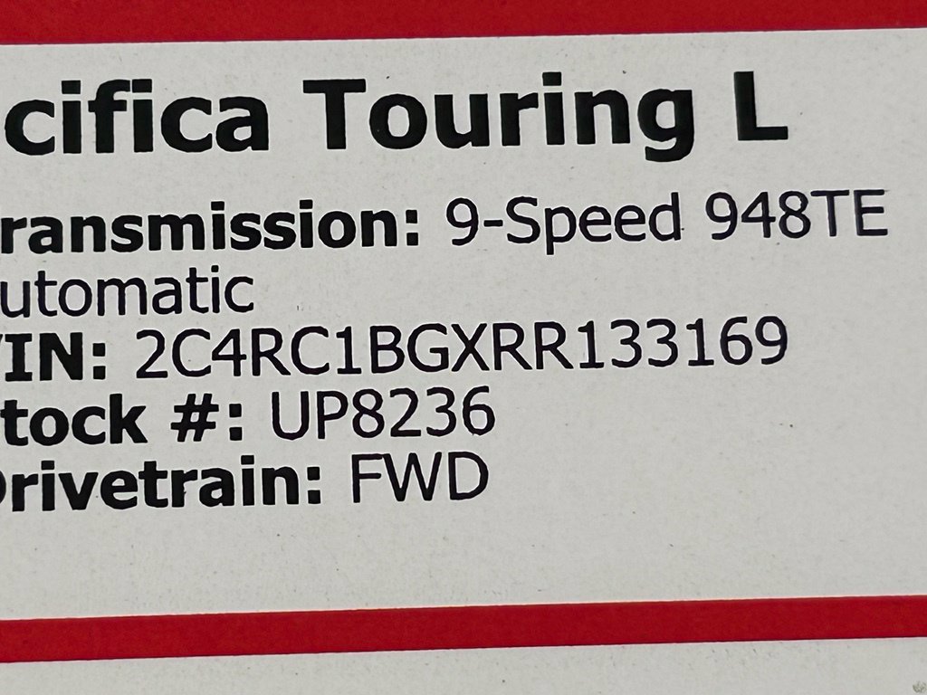 Used 2024 Chrysler Pacifica Touring-L FWD image 40