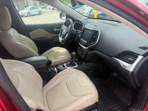 Used 2015 Jeep Cherokee Limited w/ Luxury Group AWD/4WD image 11