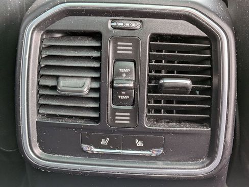 Used 2018 Porsche Macan S image 28