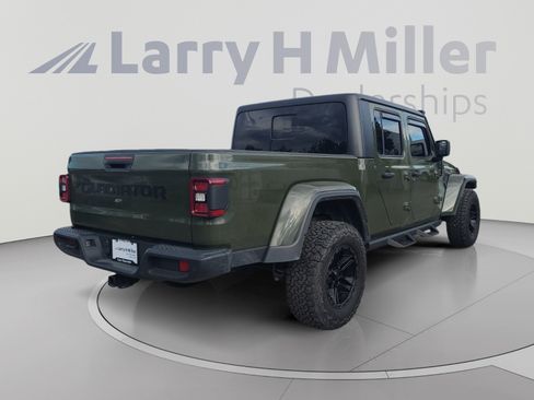 Used 2023 Jeep Gladiator Sport AWD/4WD image 5