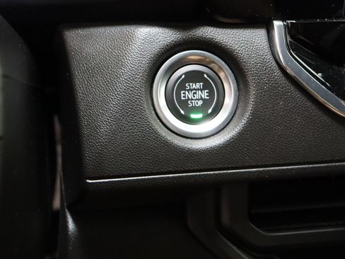 Used 2023 Chevrolet Colorado Trail Boss w/ Technology Package AWD/4WD image 18