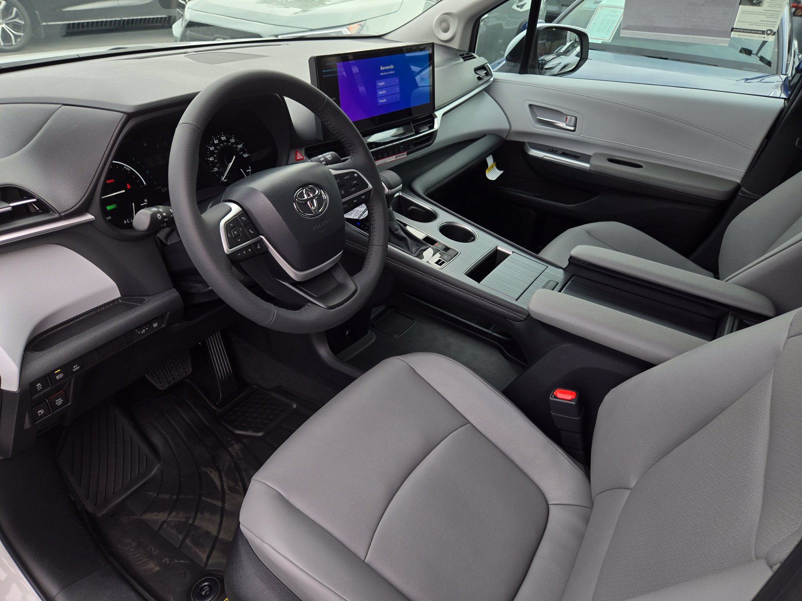 Certified 2026 Toyota Sienna XLE FWD image 8