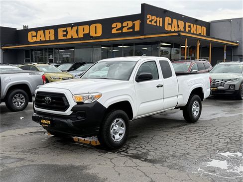 Used 2022 Toyota Tacoma SR RWD image 1