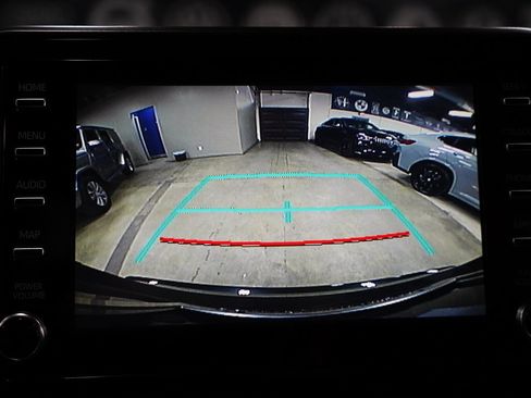 Used 2019 Toyota C-HR LE FWD image 15