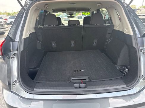 Used 2025 Nissan Rogue S FWD image 25