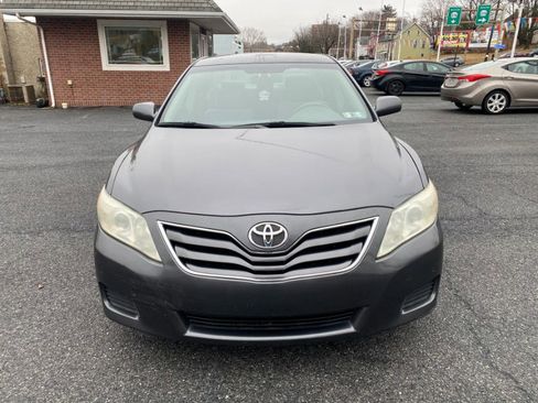 Used 2010 Toyota Camry LE image 8